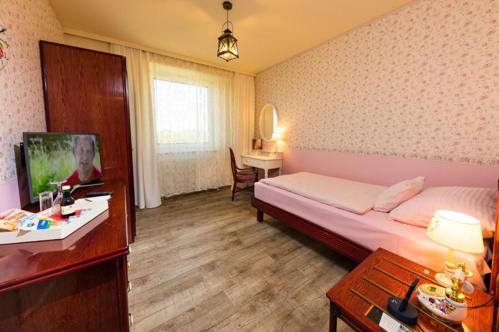 Hotel Freizeittempel Вінер-Нойштадт Екстер'єр фото