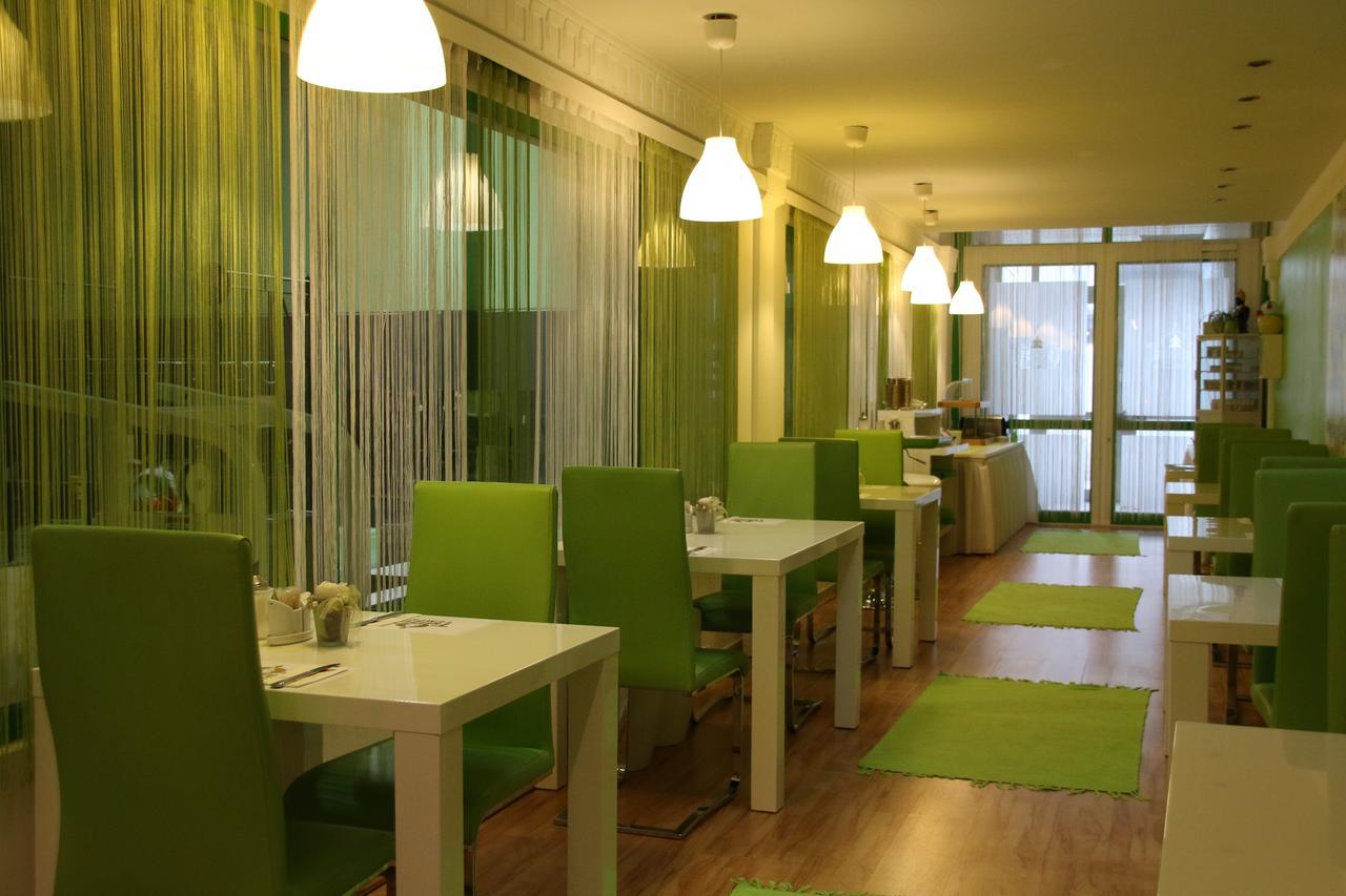 Hotel Freizeittempel Вінер-Нойштадт Екстер'єр фото