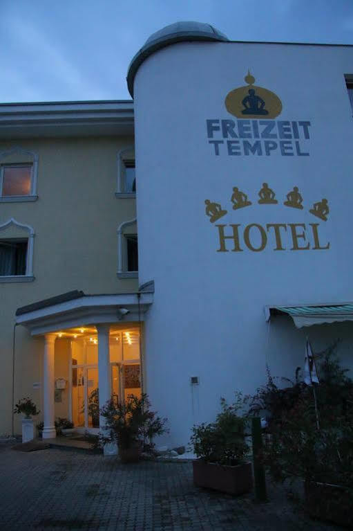 Hotel Freizeittempel Вінер-Нойштадт Екстер'єр фото